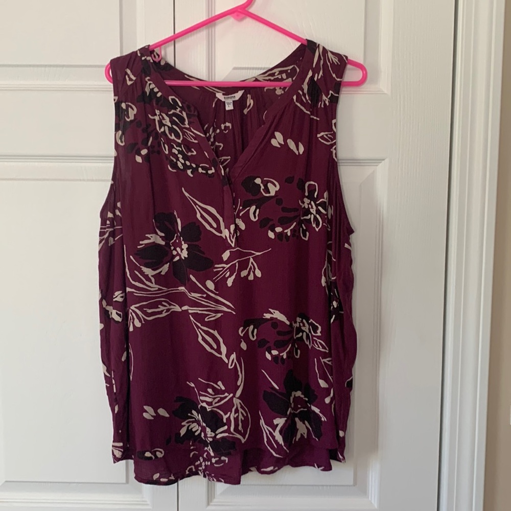 Flowered loose-fitting tank.